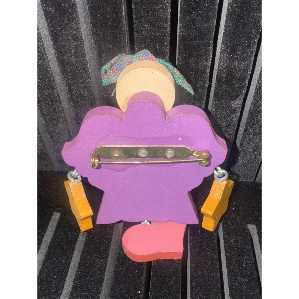 Vintage Wood Angel Fairy Brooch.‎